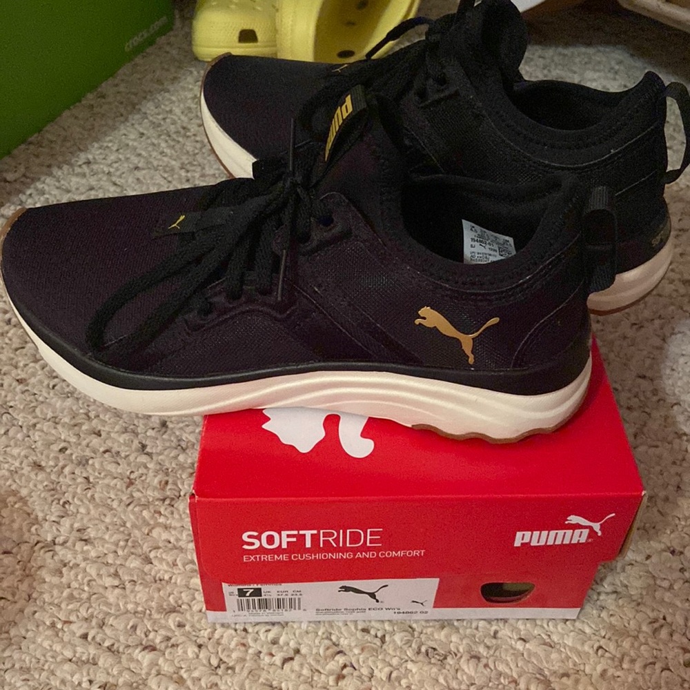 puma tennis shoes